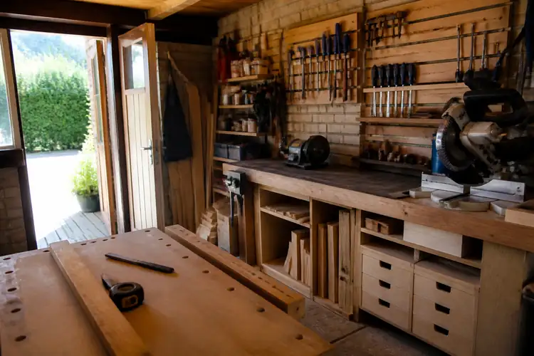 Werkplek inrichten voor houtbewerking